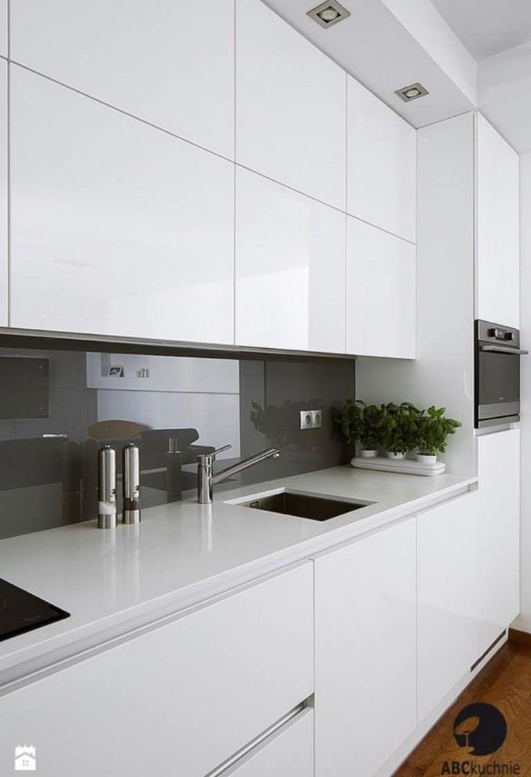 dapur minimalist warna putih